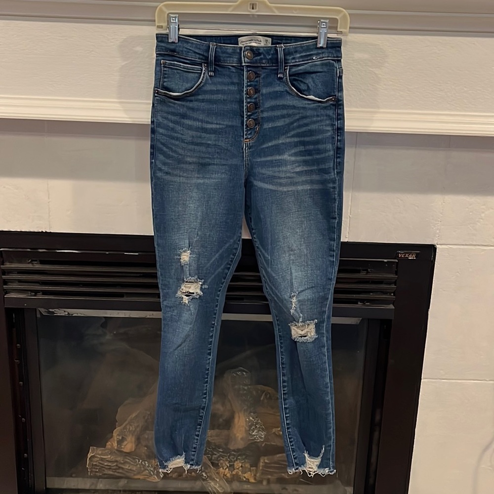 Abercrombie and Fitch, high rise super skinny ankle. Woman’s size 28/6r